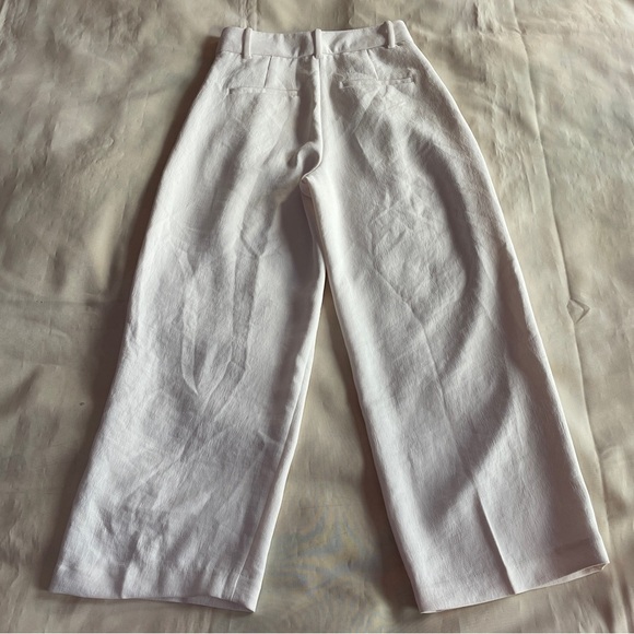 Aritzia- The Effortless Pants Cropped Crepette Light Birch Size 2 Wide Leg - Picture 5 of 9